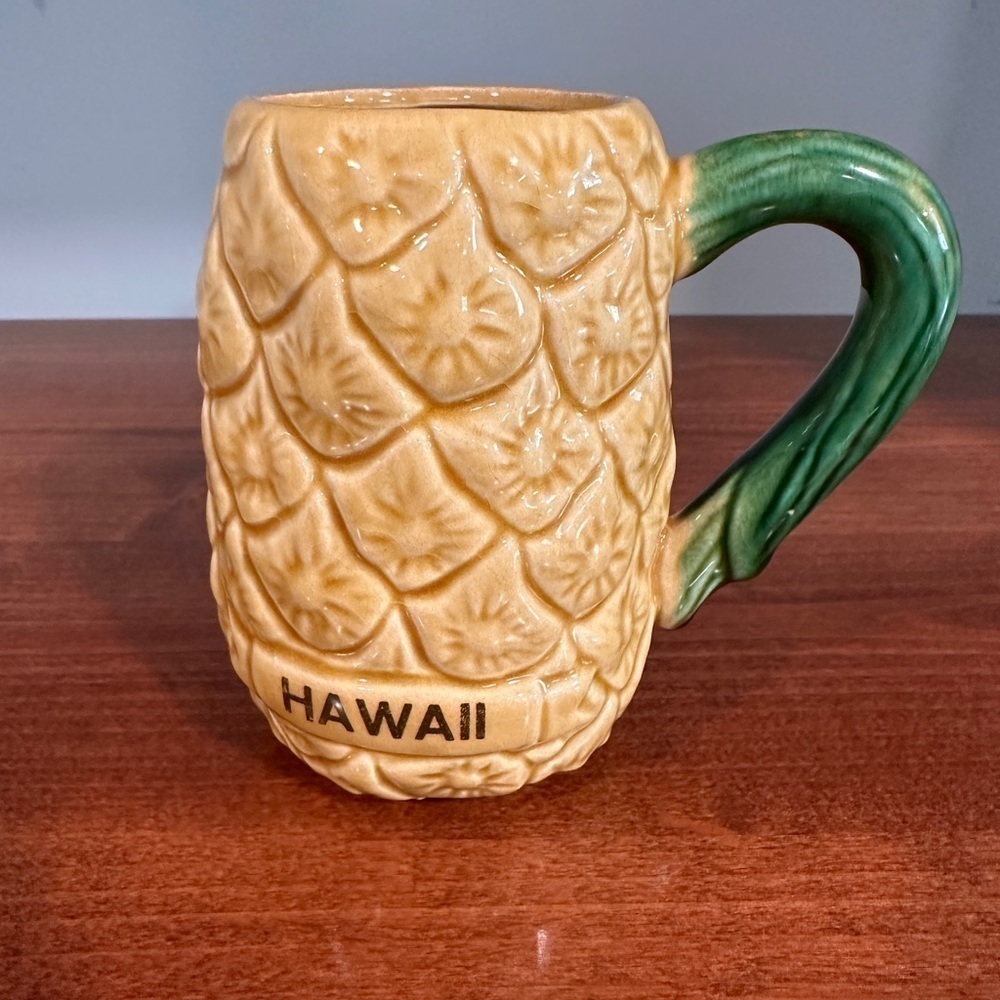 Vintage Hawaii Pineapple Ceramic Mug Stein Yellow.